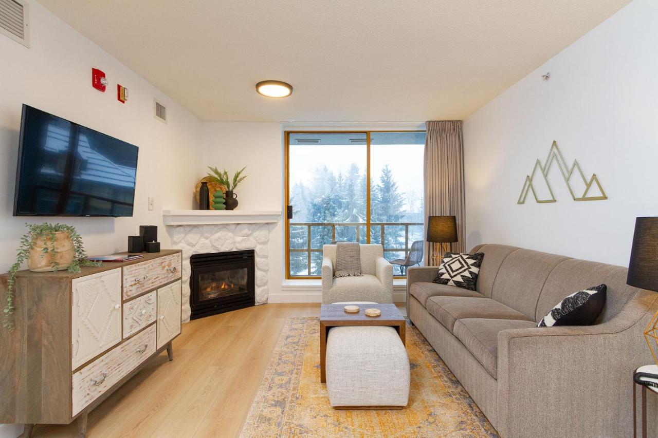 Renovated 1bed-1bath In Village With Pool, Hot Tub, And Sauna Holiday home *