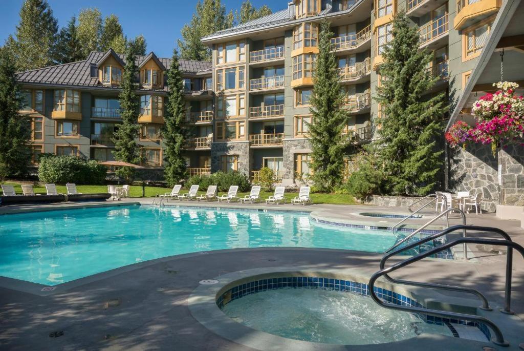 Renovated 1bed-1bath In Village With Pool, Hot Tub, And Sauna Holiday home *
